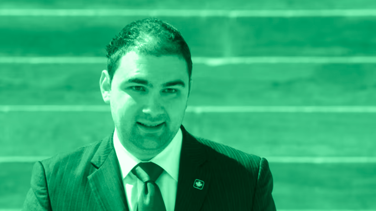 Dimitri Soudas, à propos des stratèges constipés Post feature image