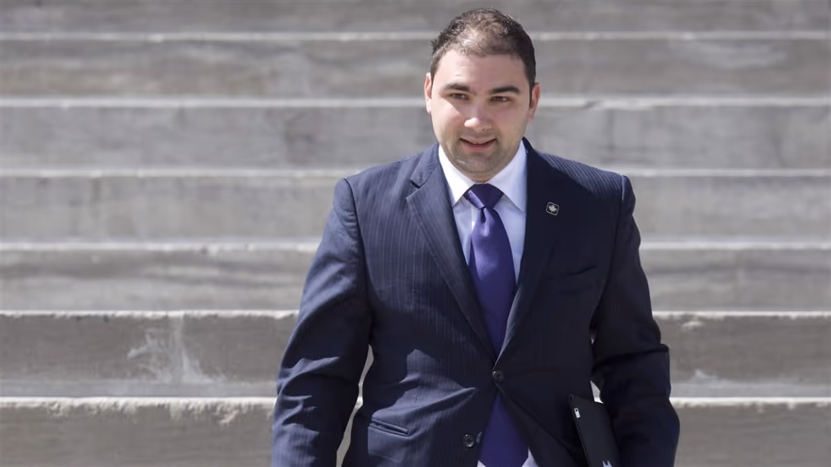 Dimitri Soudas, la tête dans le sable