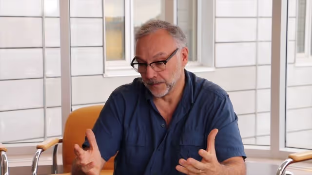 Joseph Facal, à propos des jeunes de nos jours