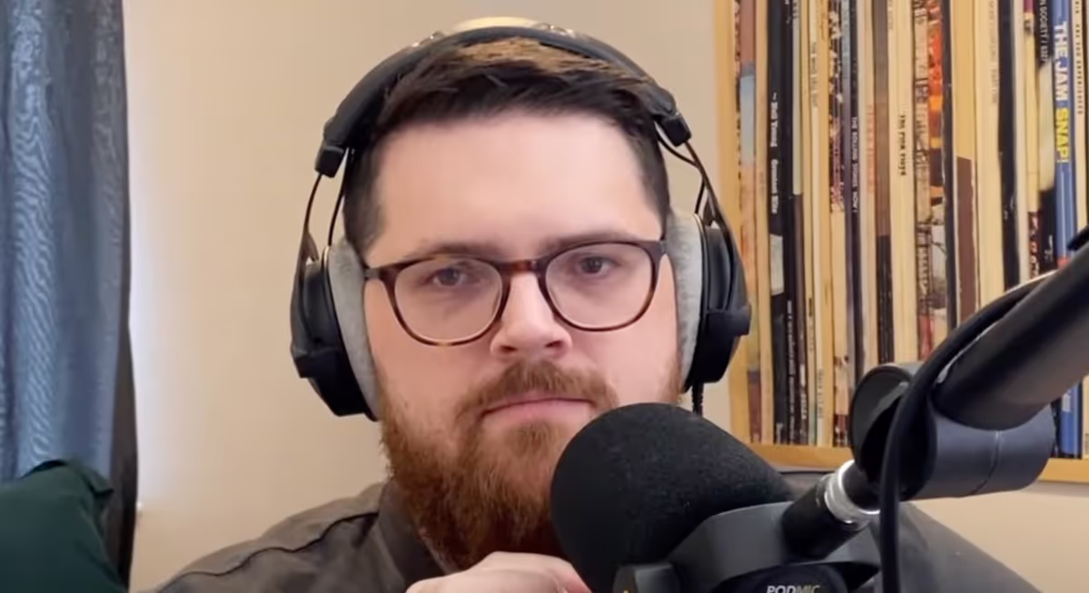 Frank le Dédômiseur, qui trouve le peuple un peu imbécile Image principale