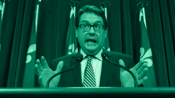 Bernard Drainville, à propos des cibles de réduction des GES trop élevées Image principale