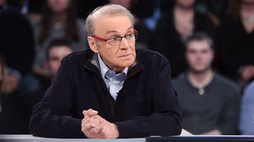 Claude Poirier, armé d'un masque Image principale