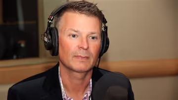 Stéphan Bureau, après avoir regardé une entrevue de Julien Lacroix Image principale